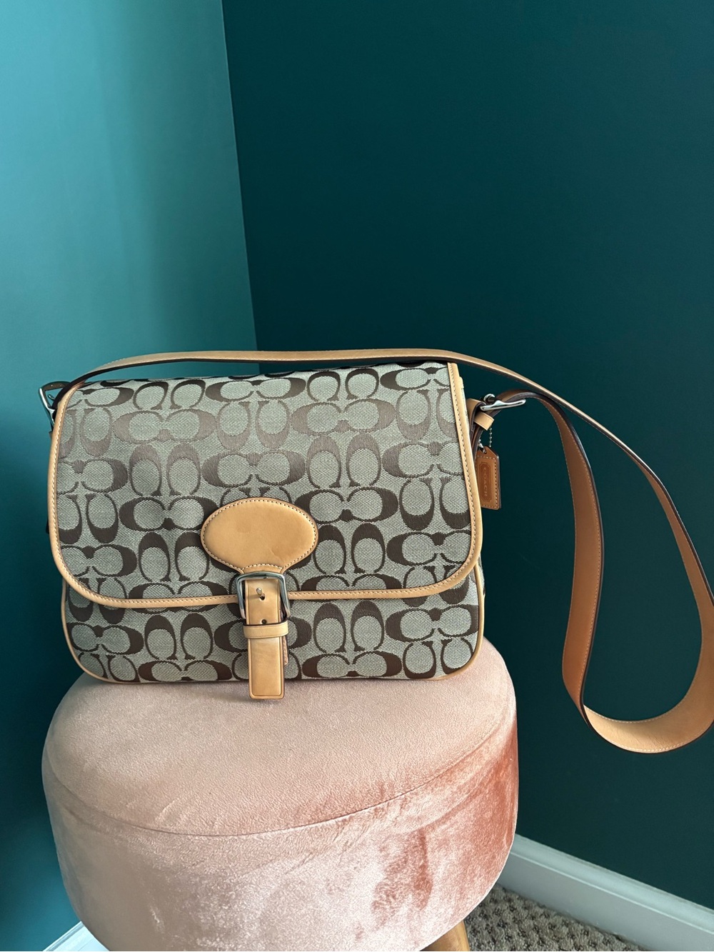 Gorgeous Coach Monogram Canvas Crossbody in Brown and Tan - Picture 4 of 6